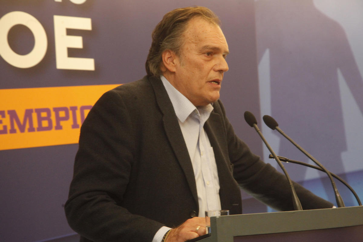 Και ο Νεφελούδης κατά των «Παραιτηθείτε» – «Καλή διασκέδαση και προσοχή στα καλσόν»