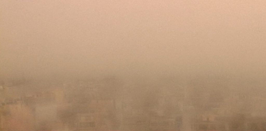 Απίστευτη εικόνα – Γίναμε… Πεκίνο λόγω σκόνης από την Αφρική