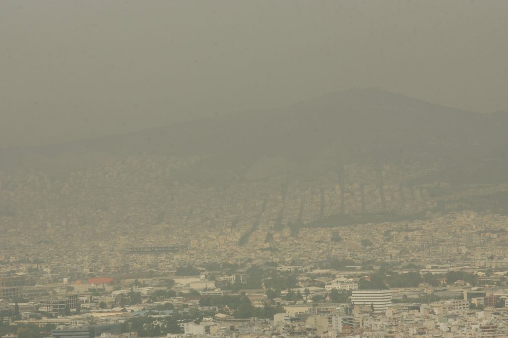 Στο «κόκκινο» οι υπερβάσεις του ορίου του όζοντος στην Αθήνα