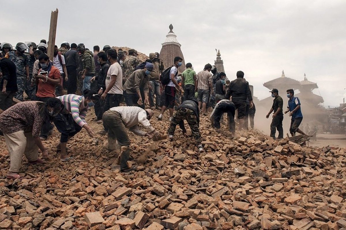 Σεισμός Νεπάλ: Το video που δείχνει το μέγεθος της καταστροφής από τα 7,9 Ρίχτερ – Πάνω από 3.200 οι νεκροί