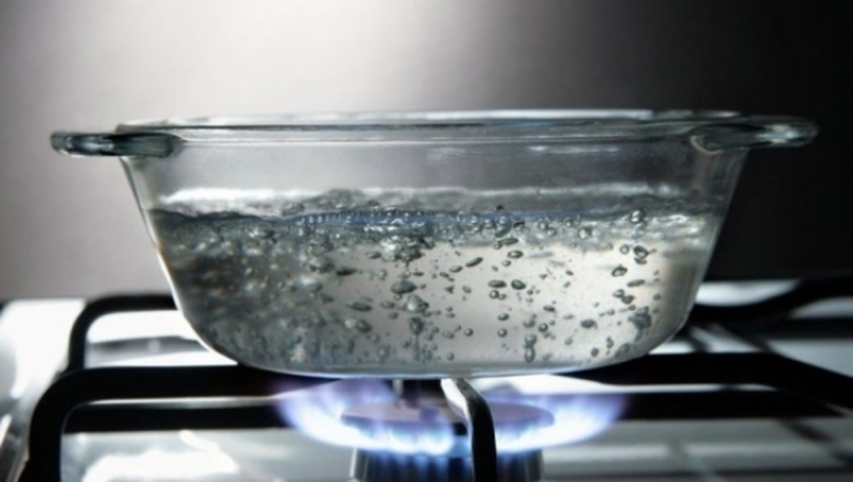 ΠΡΟΣΟΧΗ: Μην ξαναβράζετε ήδη βρασμένο νερό. Δείτε γιατί…
