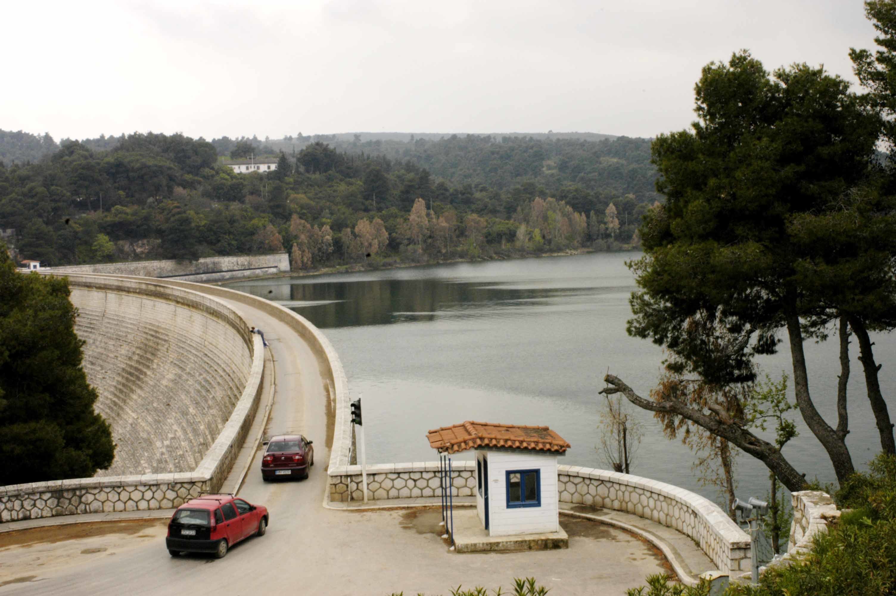 Μέτρα της ΕΥΔΑΠ για πολύτεκνες οικογένειες και υπερήλικους – Πόσο θα πέσουν οι τιμές