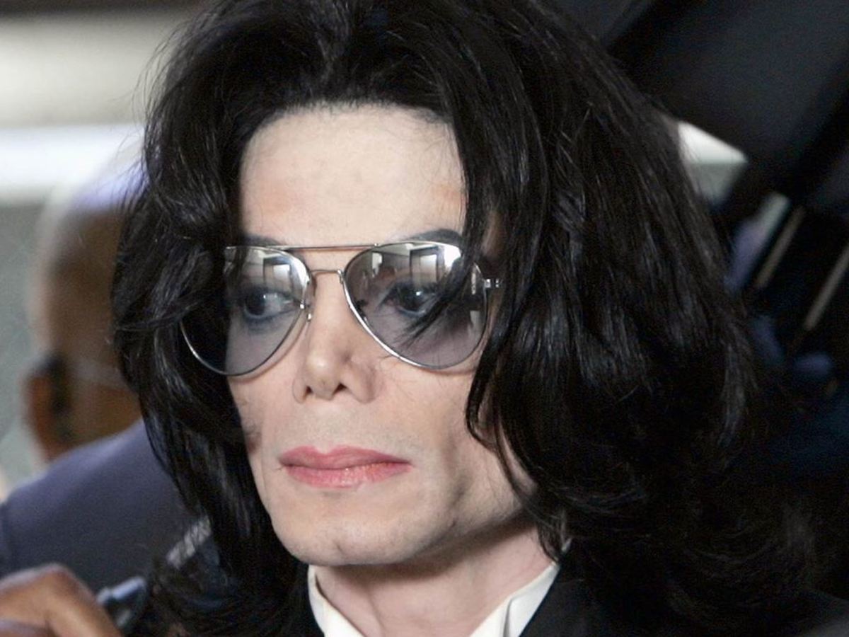 Λευκαντικές κρέμες σε μεγάλες ποσότητες βρέθηκαν στο σπίτι του M.Jackson!