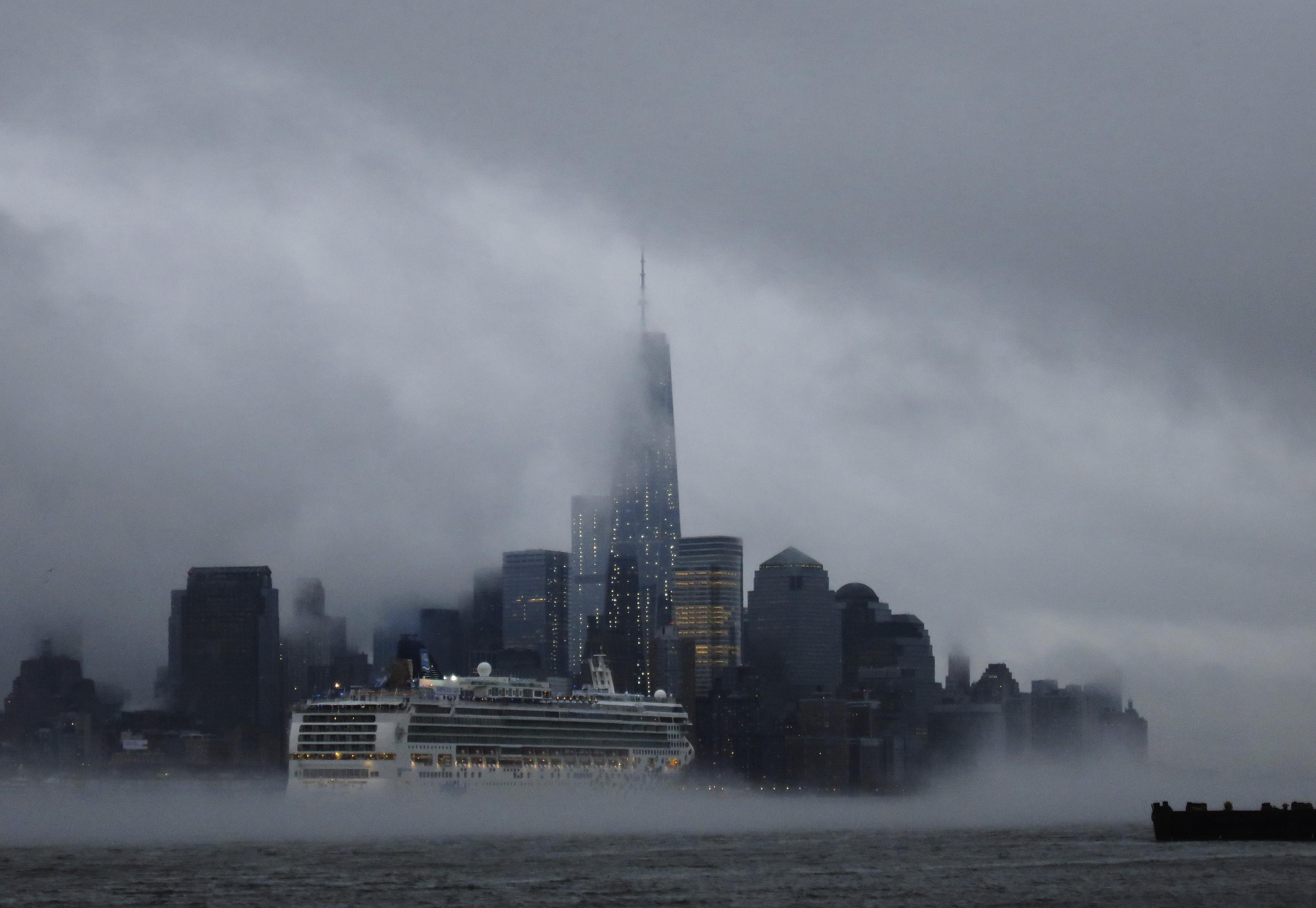 Η Νέα Υόρκη χαμένη στην ομίχλη – Εντυπωσιακές φωτο