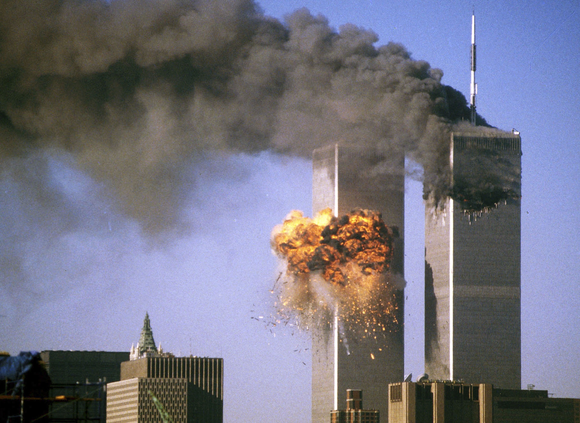 Τα 21 λεπτά της 11ης Σεπτεμβρίου που δεν είχε δει κανείς – Αμοντάριστα πλάνα πριν και μετά την κατάρρευση των Δίδυμων Πύργων – Συγκλονιστικό video!