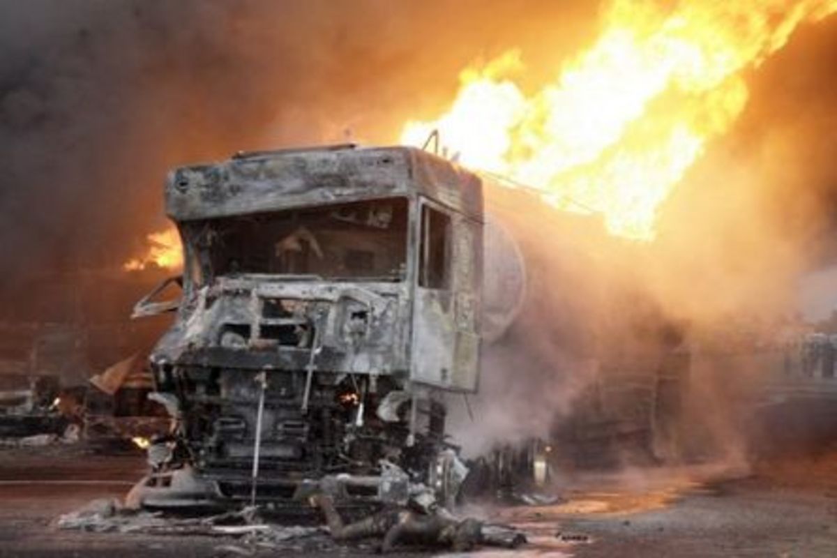 Πενήντα νεκροί απο φωτιά σε αυτοκίνητα