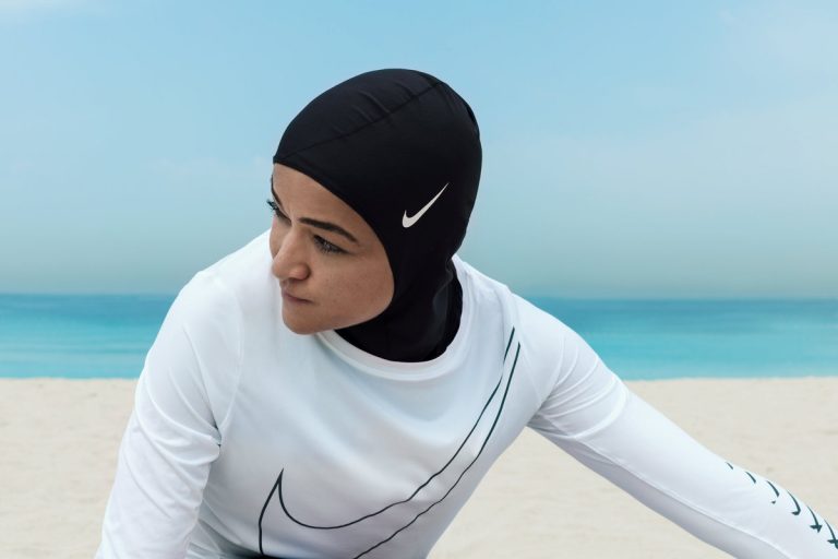 Nike: Μαντίλα ειδική για αθλήτριες [pics]