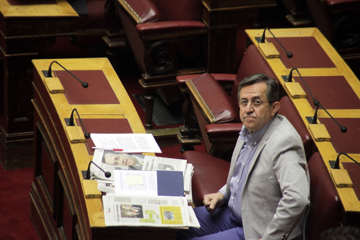 Νικολόπουλος προς Μουρούτη: Δεν είμαστε όλοι στημένοι… στα τέσσερα