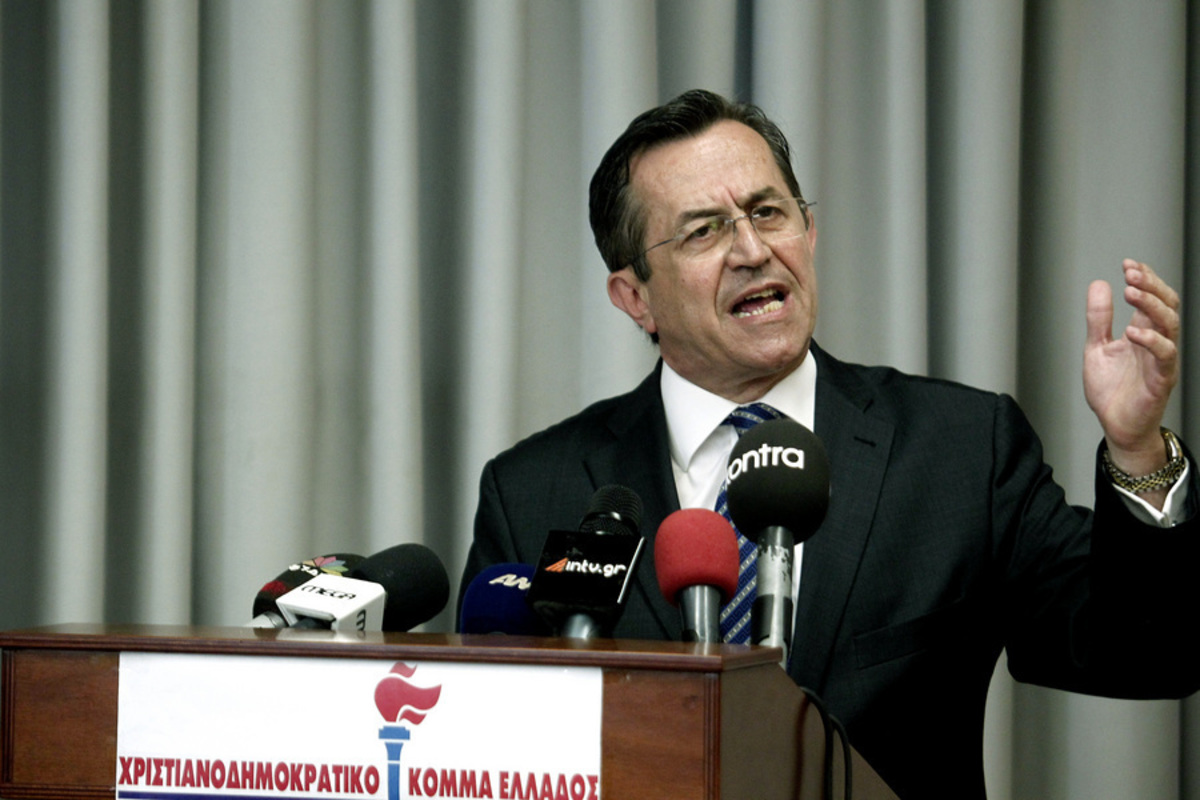 Προσοχή κύριε Νικολόπουλε! Με ρέγουλα τον αγώνα μην ιδρώσετε και κρυολογήσετε