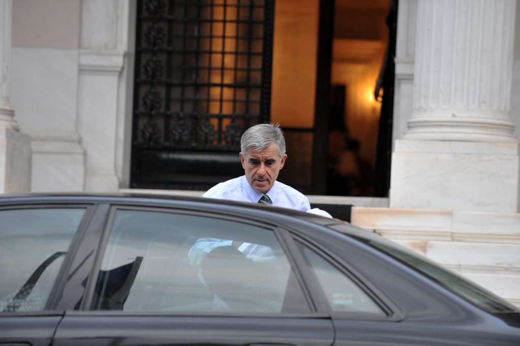 Ακόμα και δήμευση περιουσιακών στοιχείων σε παράγοντες του ελληνικού προξενείου
