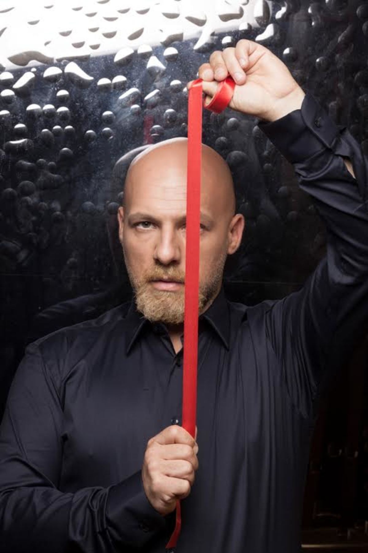 Ποιά είναι η super sexy καλεσμένη του Νίκου Μουτσινά αύριο ;