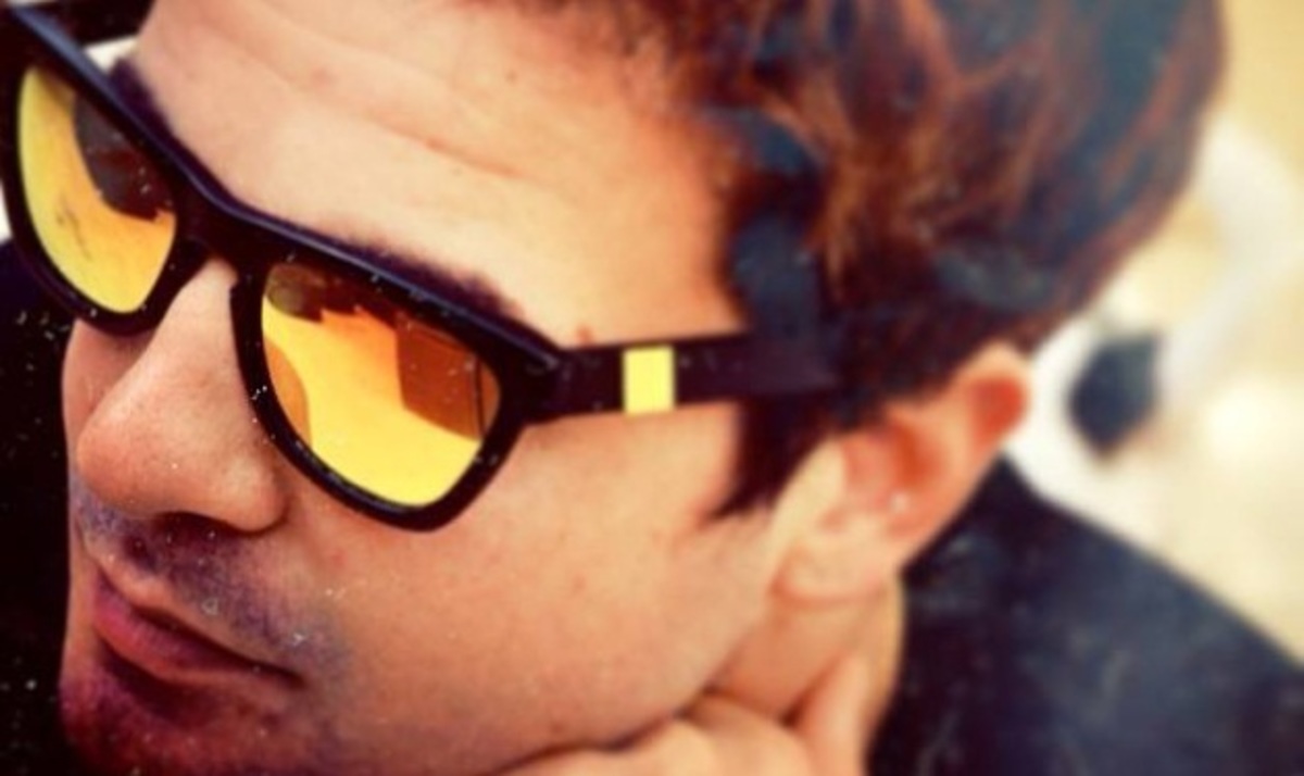 Ο Νίνο επιστρέφει με νέο video clip για να τα κάνει όλα… Σμπαράλια!