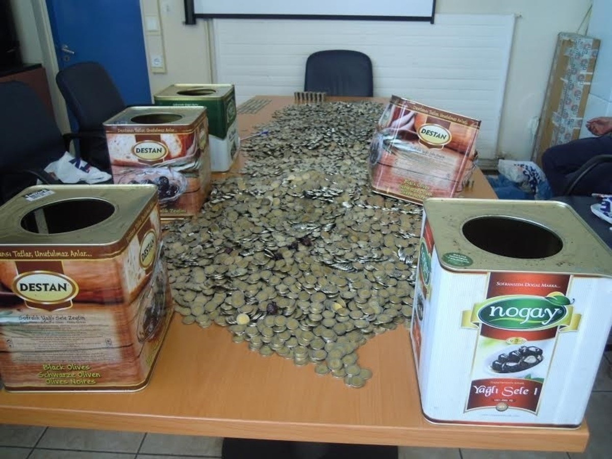 Θα γέμιζαν τη χώρα με 27.577 πλαστά νομίσματα των 2 ευρώ [pic]