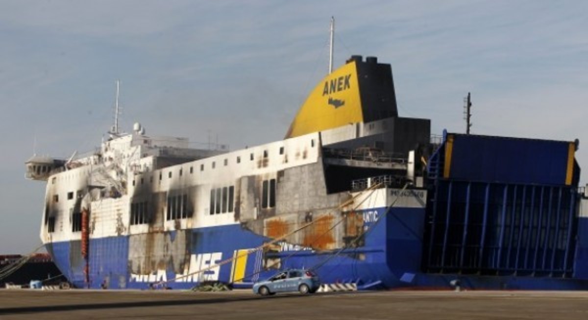 Norman Atlantic: Μετά τα κύματα, παλεύουν με τη γραφειοκρατία