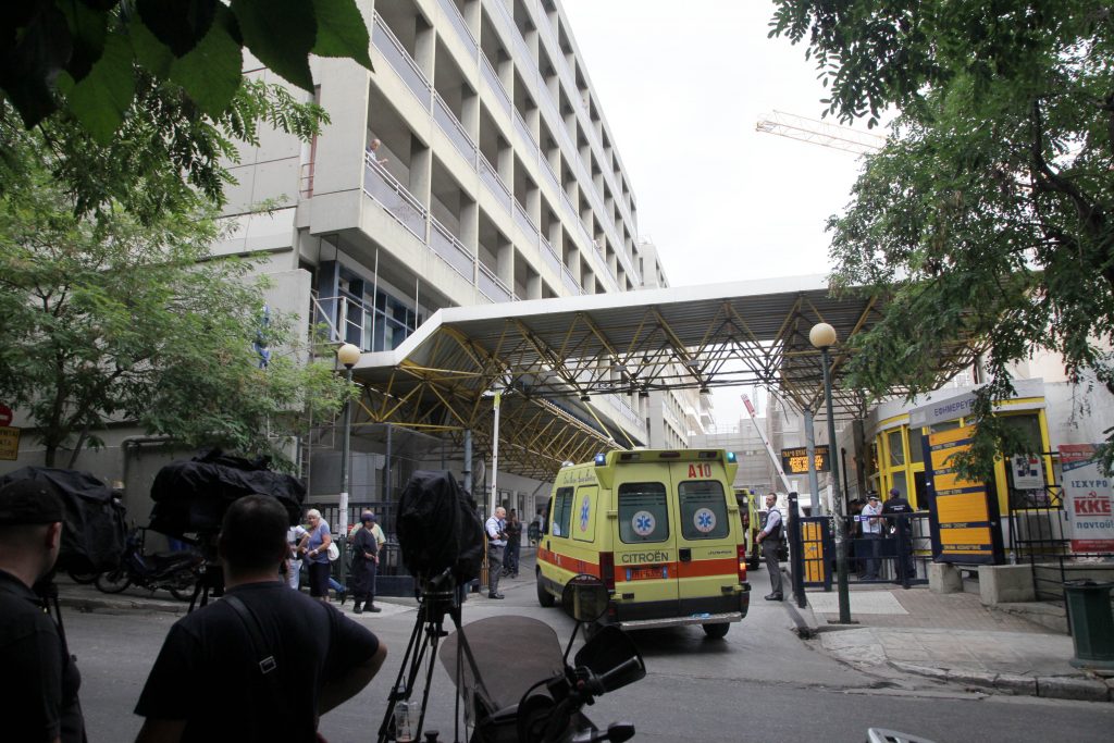 Όπου φύγει – φύγει οι γιατροί από το ΕΣΥ! Γιατί αδειάζουν τα Νοσοκομεία