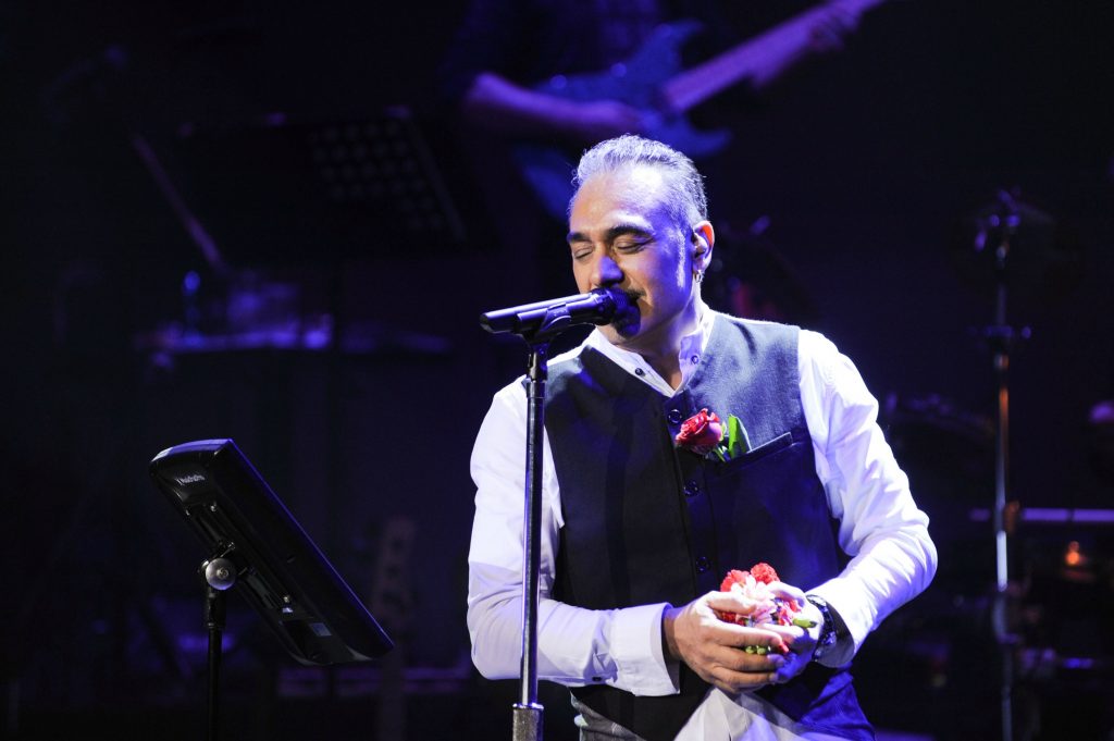 Ποια τραγουδίστρια τάχθηκε υπέρ του Σφακιανάκη για τις δηλώσεις του σχετικά με τη Χρυσή Αυγή;