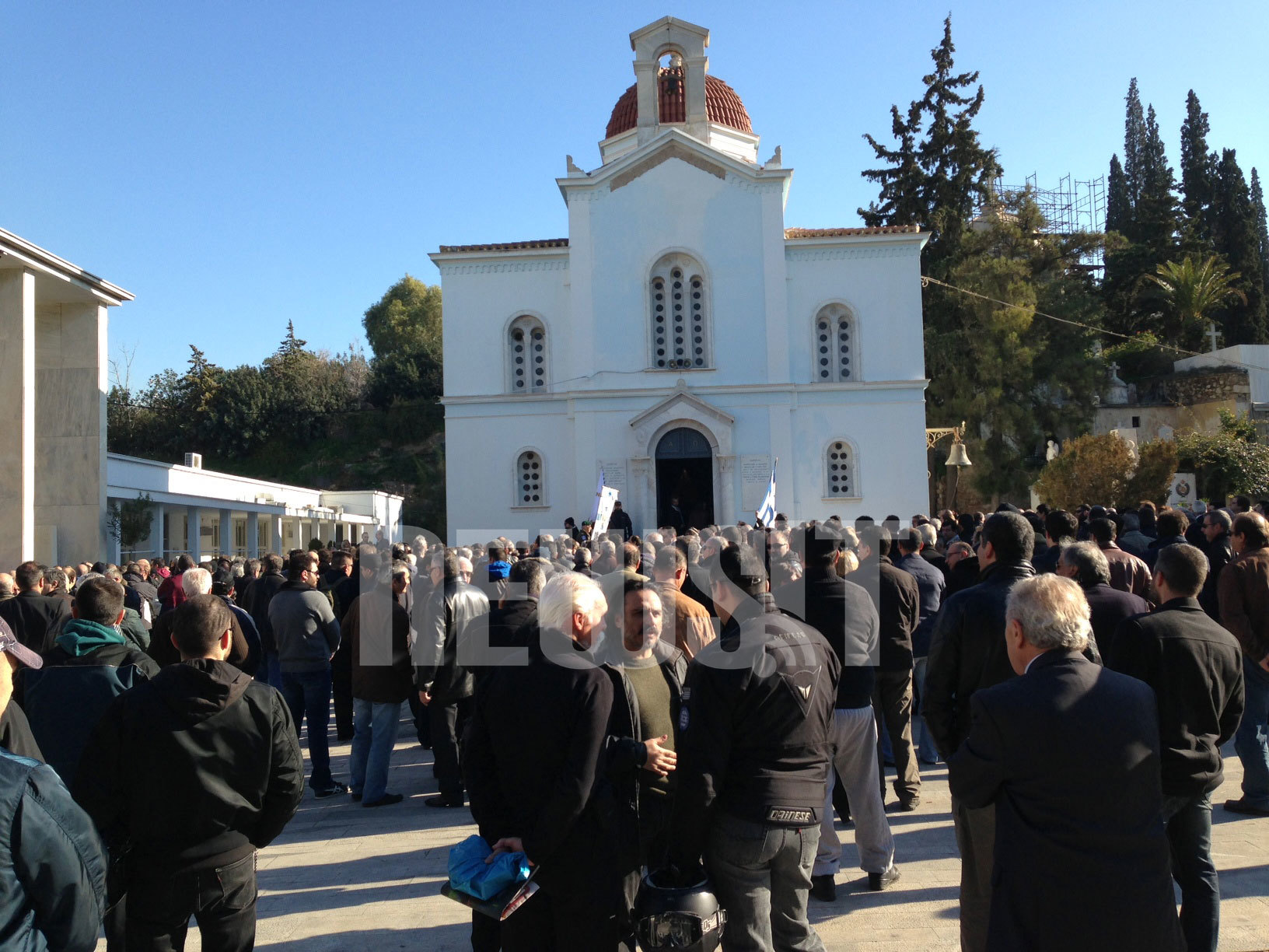 Στο αυτόφωρο ο 22χρονος που συνελήφθη στη κηδεία του Ντερτιλή