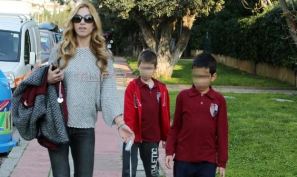 Ντορέττα Παπαδημητρίου: Για περίπατο με τον Διονύση και τον Φίλιππο!