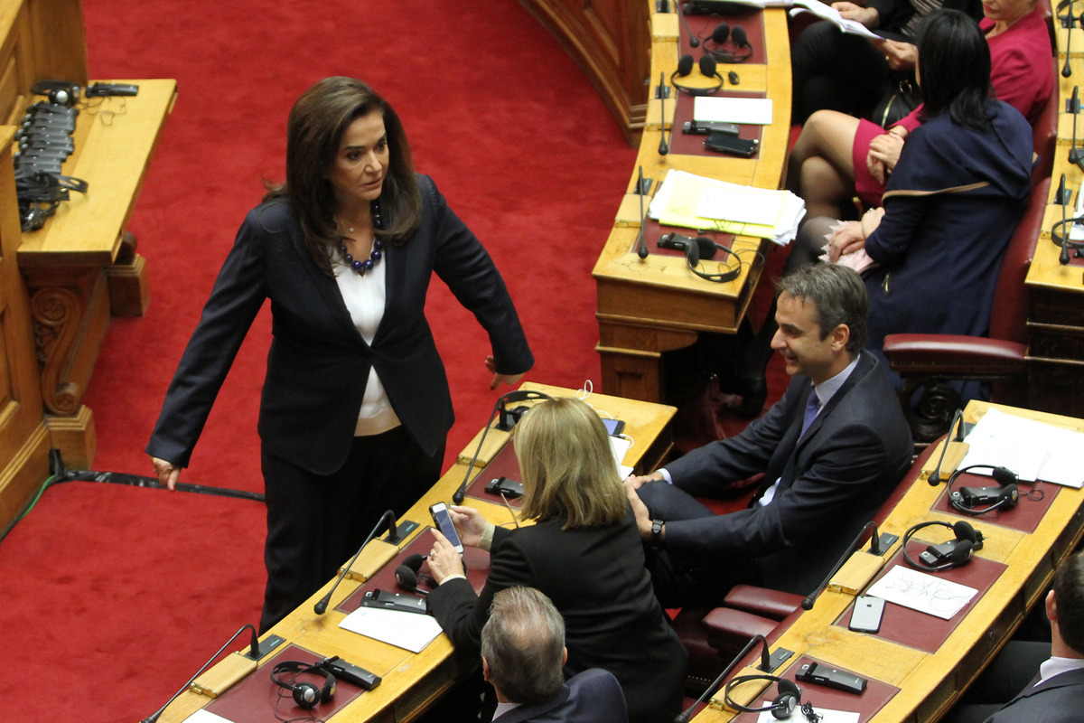 Ερώτηση Ντόρας προς Τσίπρα για την υπόθεση Πανούση