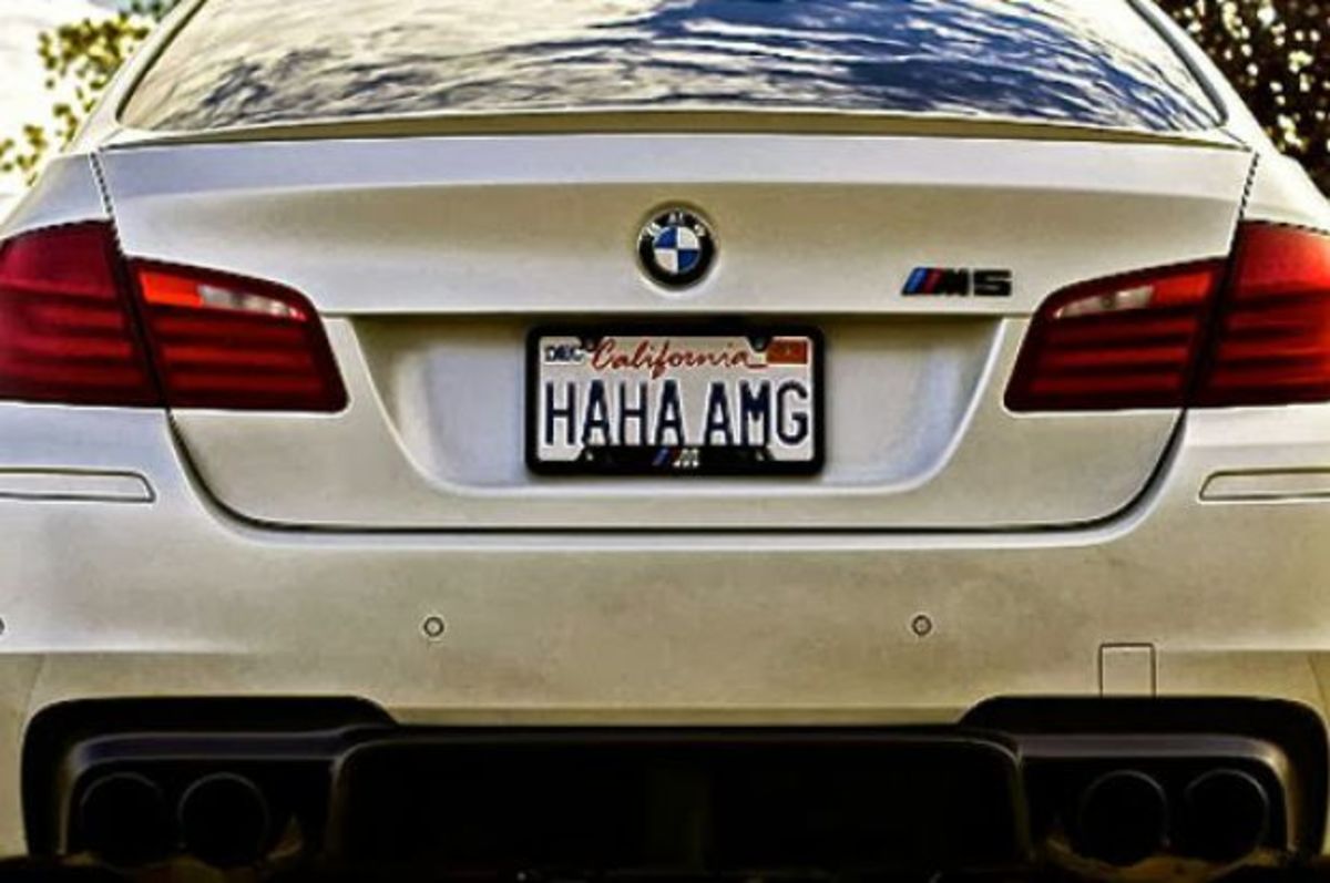 Οι 10 πιο περίεργες πινακίδες κυκλοφορίας σε αυτοκίνητα