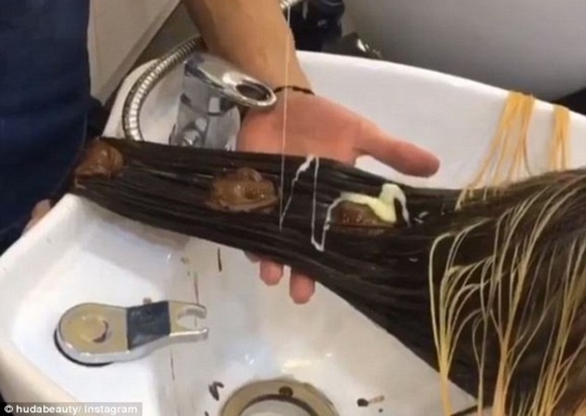 Απίστευτο! Κομμωτές χρησιμοποιούν… πραλίνα για να βάψουν μαλλιά! [pics, vid]