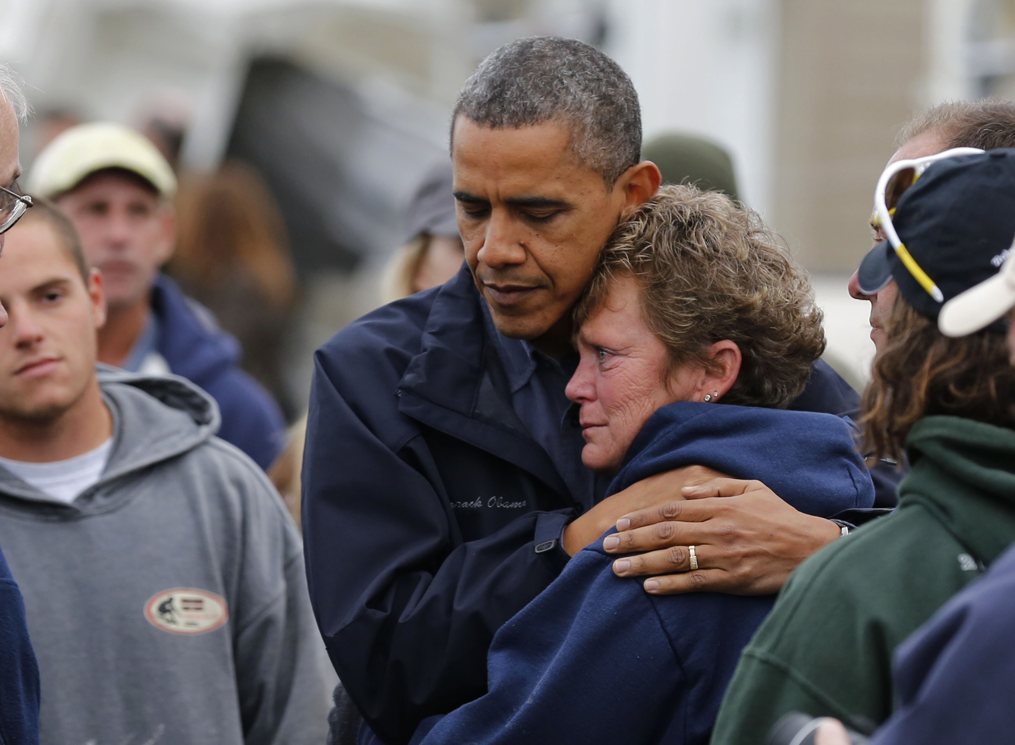 Ο Ομπάμα στους πληγέντες της Sandy: «Δε θα το βάλουμε κάτω» – 74 οι νεκροί από τον τυφώνα