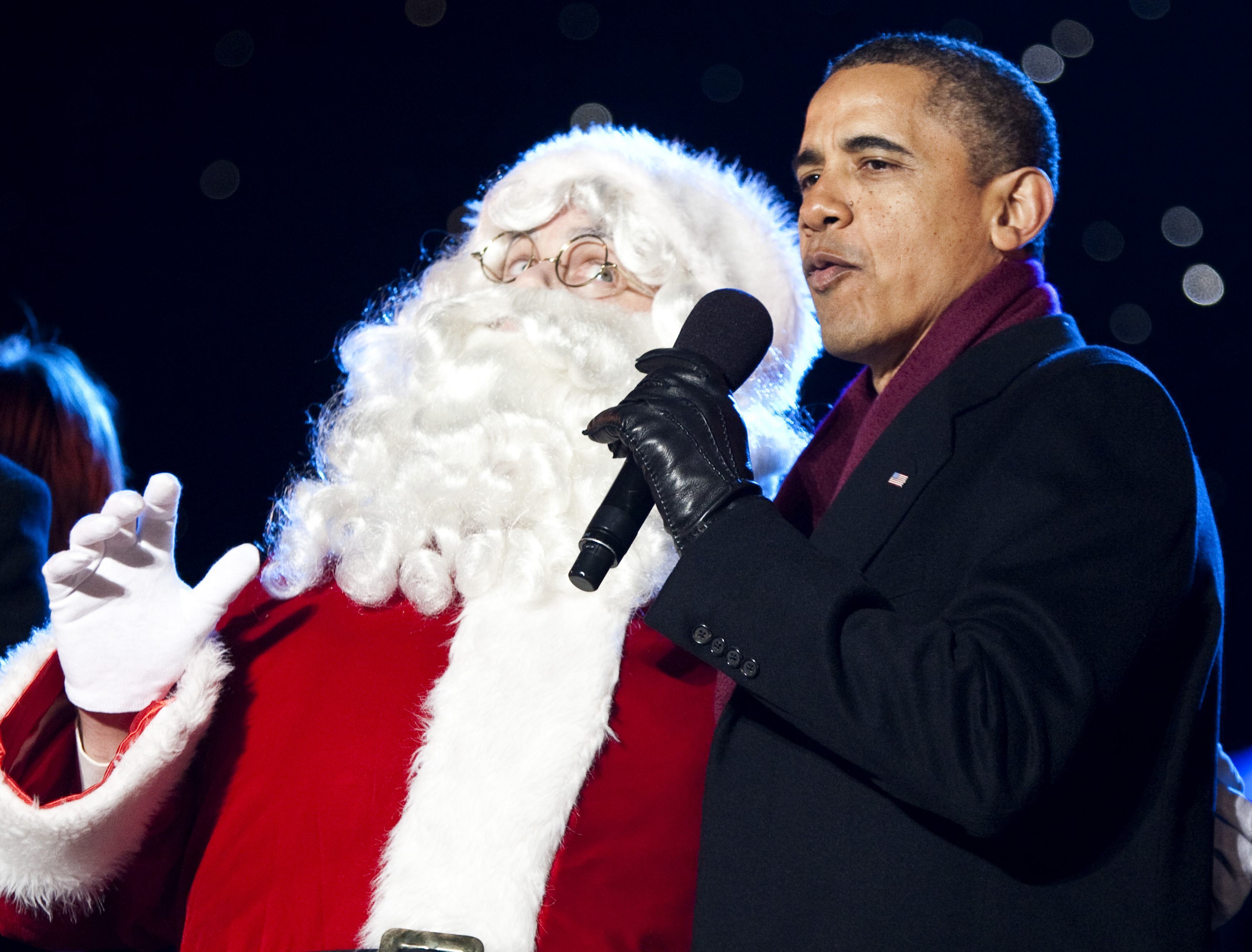 Το ντουέτο του Μπάρακ Ομπάμα με τον… Άγιο Βασίλη! Φωτό και video