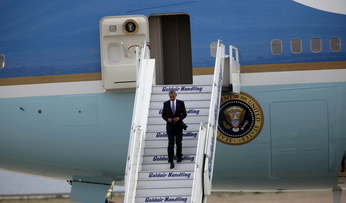 Μπαράκ Ομπάμα: Καρέ – καρέ η άφιξη στην Αθήνα [pics, vids]