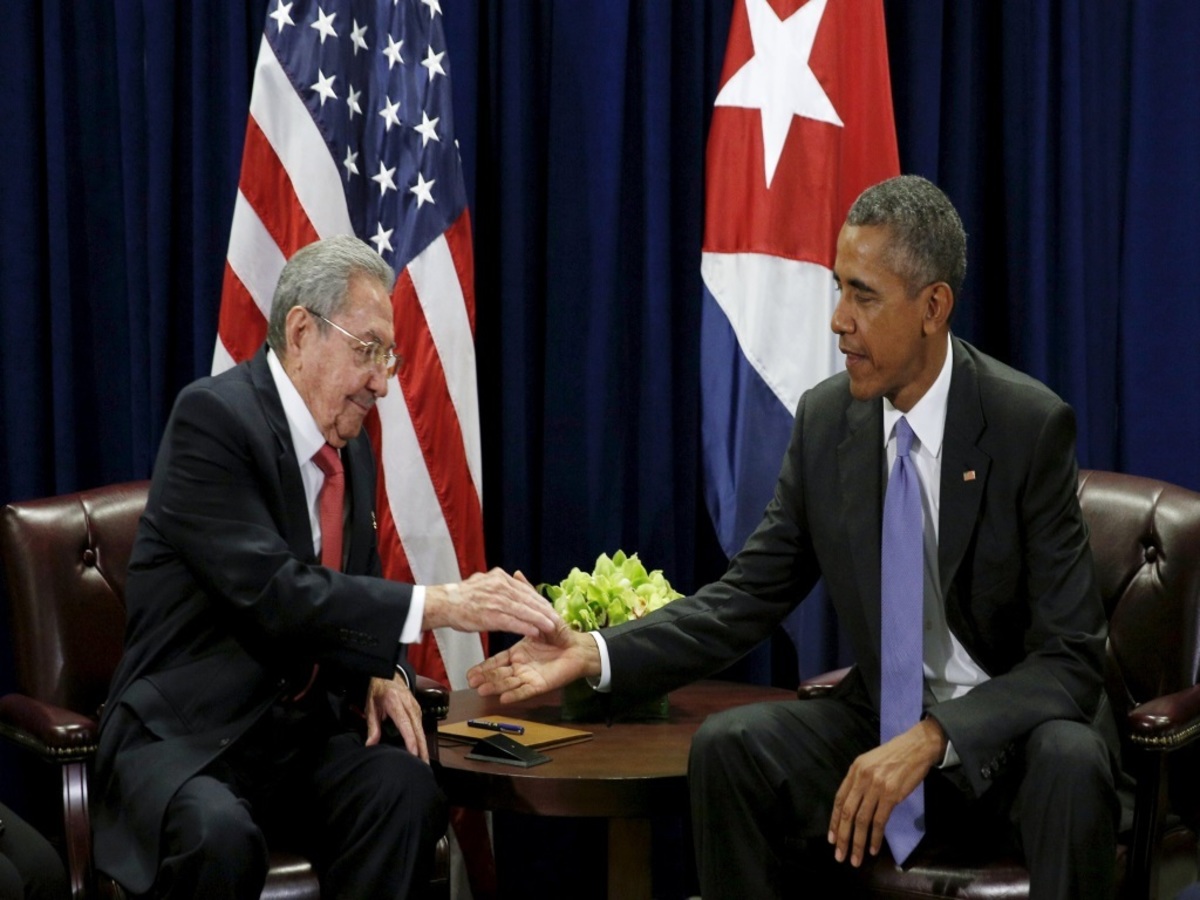 Μπαράκ Ομπάμα – Ραούλ Κάστρο συζήτησαν για το εμπάργκο στην Αβάνα