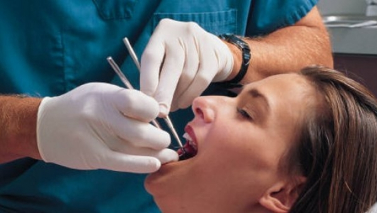 Οι οδοντίατροι βγάζουν…δόντια στη Χρυσή Αυγή!