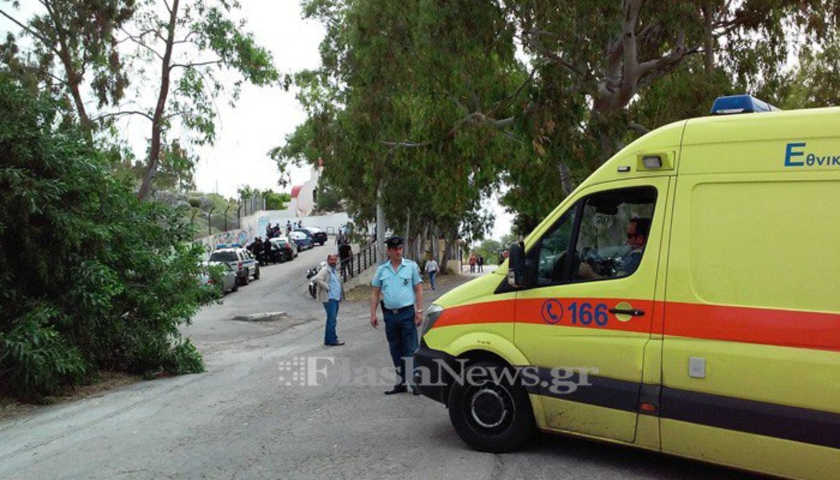 Σύζυγος ταμπουρωμένου στον ΟΚΑΝΑ στα Χανιά: “Αν χάσουμε το περίπτερο θα πέσουμε με τα παιδιά στη θάλασσα”