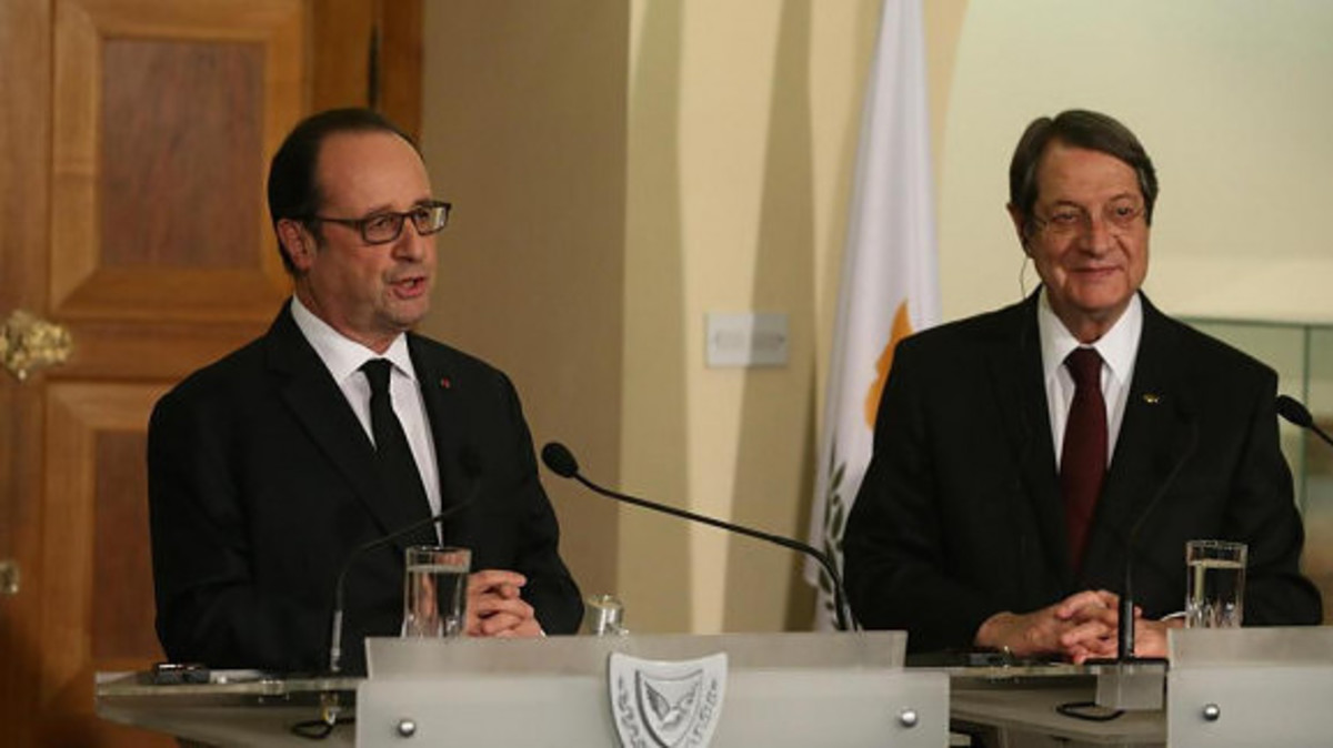 “Πράσινο φως” από Ολάντ για συμμετοχή της Γαλλίας στην πολυμερή διάσκεψη για το Κυπριακό