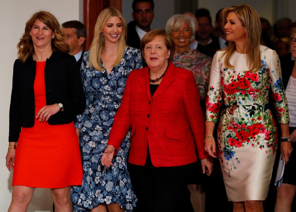 Ποια Μελάνια; Η Ιβάνκα Τραμπ κατακτάει την Ευρώπη – Στο Βερολίνο με τις πιο ισχυρές γυναίκες του κόσμου