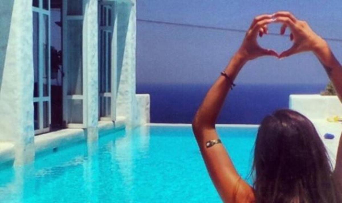 Όλγα Φαρμάκη: Ερωτευμένη στη Σίφνο! Φωτογραφίες