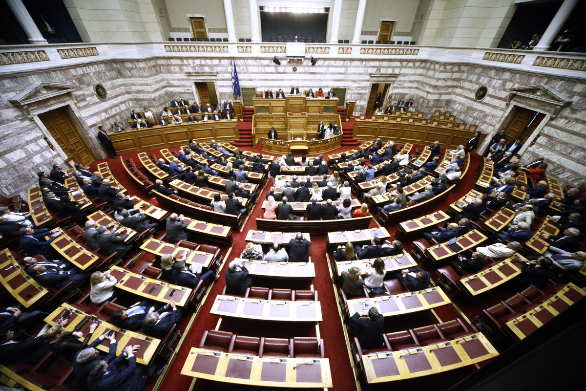 Στα κάγκελα 48 βουλευτές ΣΥΡΙΖΑ: Βοηθήστε τις ευπαθείς ομάδες!