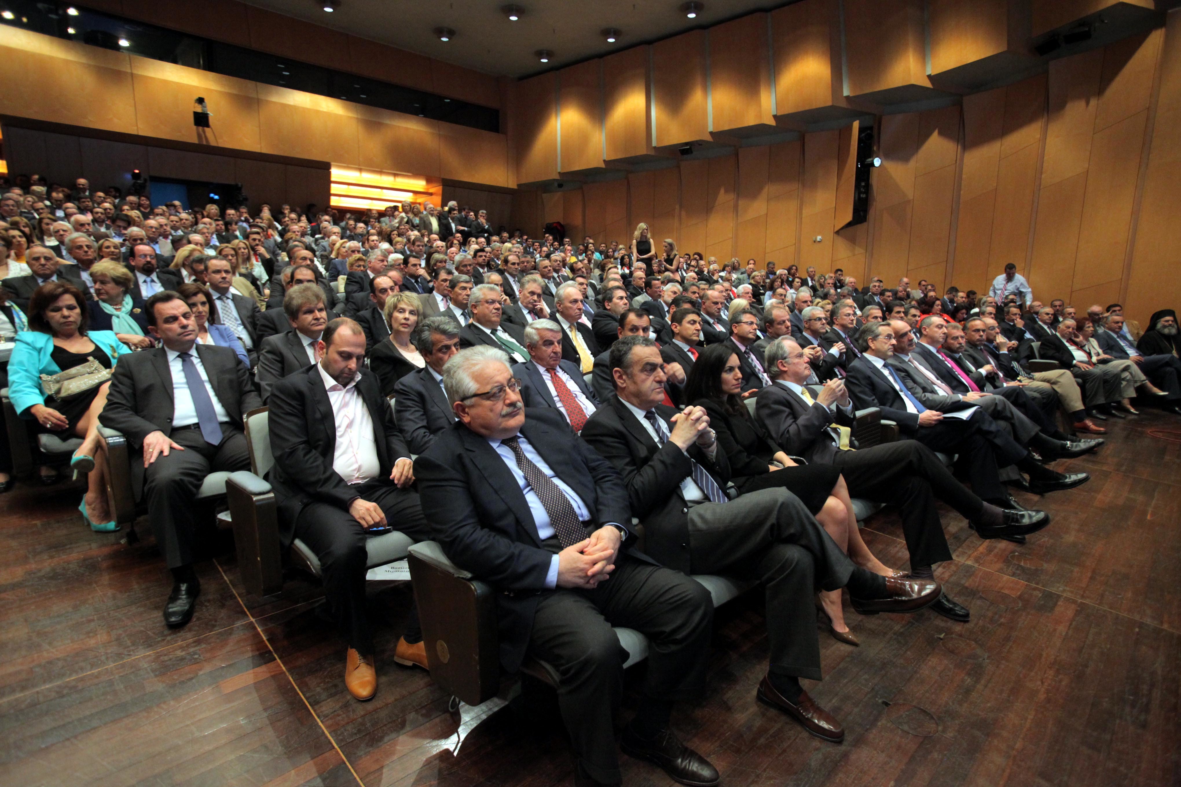 Η φωνή στον πρωθυπουργό την ώρα που μιλούσε