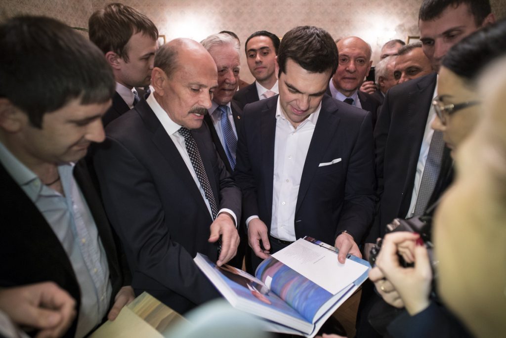 Ο Αλέξης Τσίπρας με ομογενείς στη Ρωσία – ΦΩΤΟ