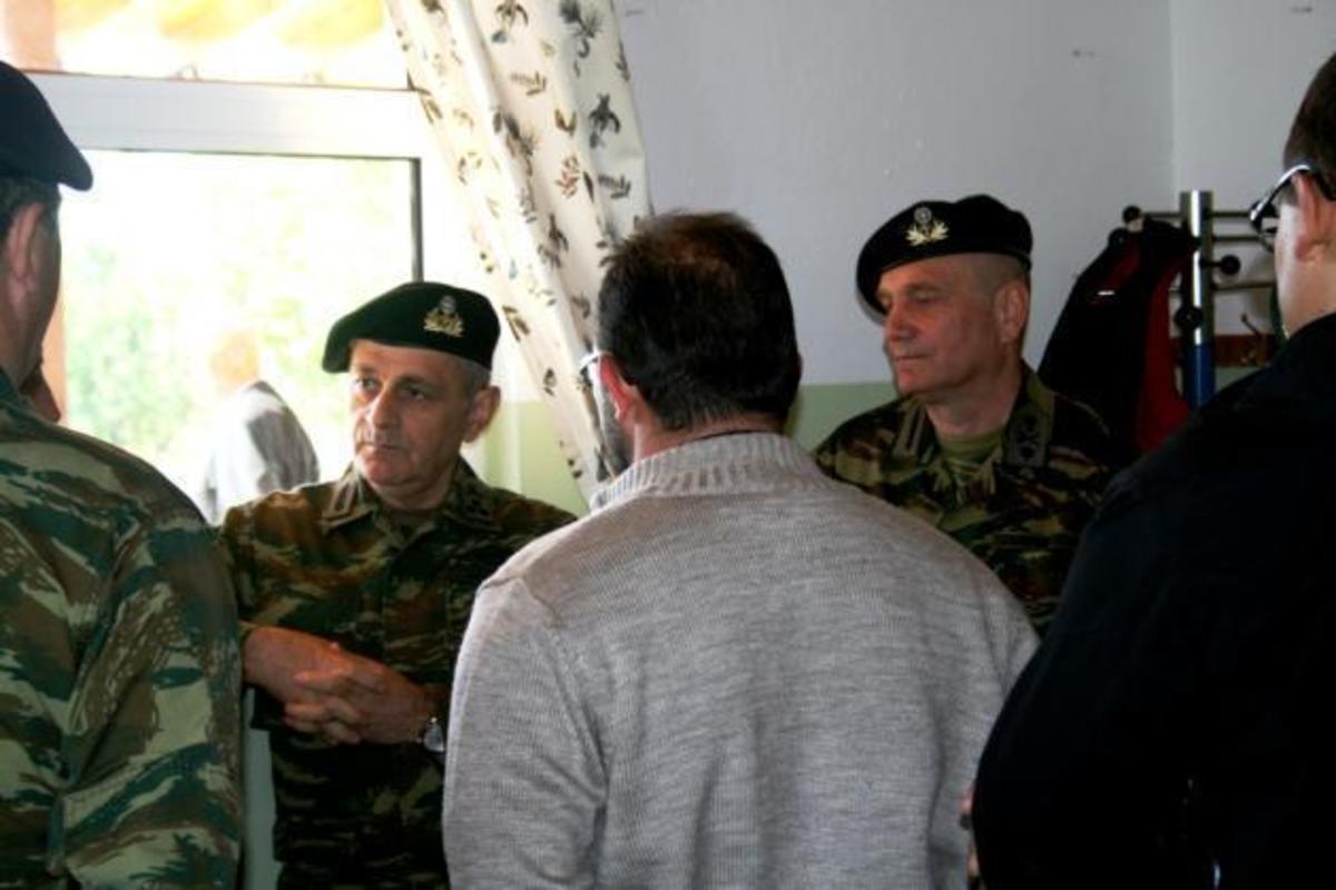 Έχουν και οι στρατηγοί την ανθρώπινη πλευρά τους – Τι έκανε ο αρχηγός του Στρατού