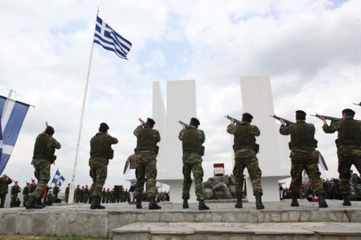 “Σύνταξη 360 ευρώ και για τους στρατιωτικούς από 1/1/2015”! Ποιος το είπε