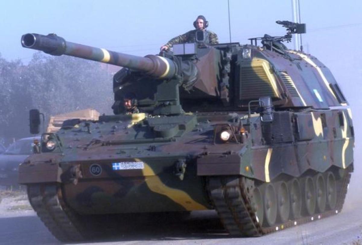 Αυτά είναι τα γερμανικά αυτοκινούμενα πυροβόλα για τα οποία έπεσε “μίζα” και ήρθαν συλλήψεις