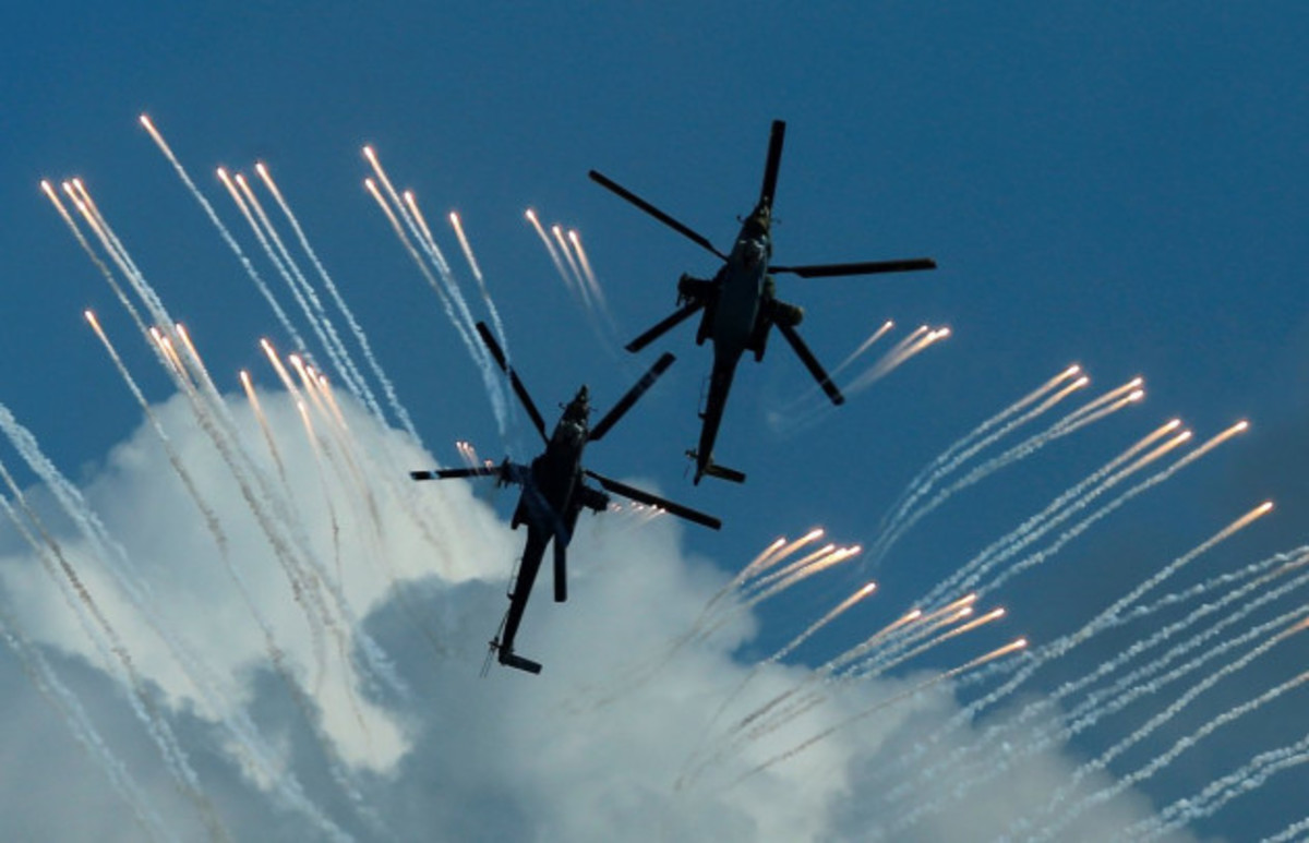 Ρωσικά Πολεμικά Παιχνίδια – Επίδειξη ισχύος με 3000 στρατιώτες – Εντυπωσιακές φωτογραφίες