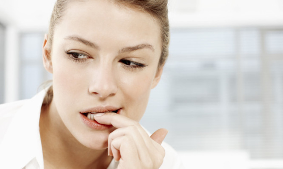 Ονυχοφαγία: Από τι κινδυνεύουν όσοι τρώνε τα νύχια τους