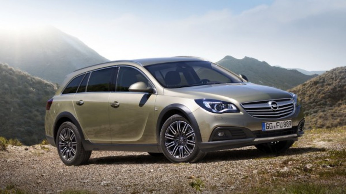 Αποκαλύφθηκε το Opel Insignia Cross Tourer