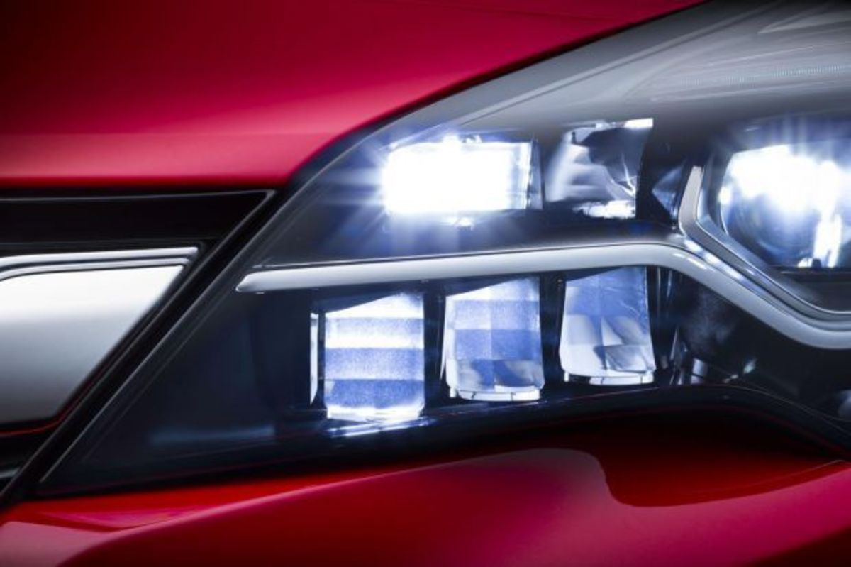 Opel: Νέα τεχνολογίας εμπρός φώτα για το νέο Astra