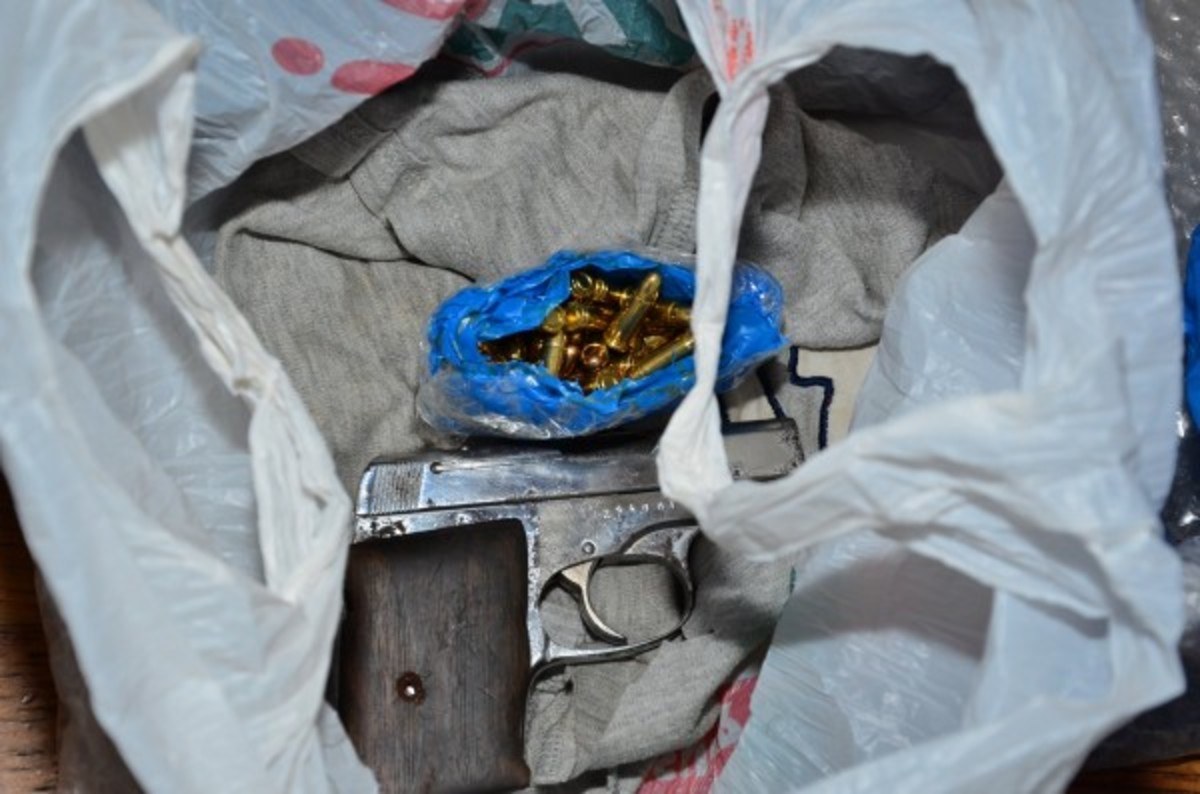 “Καθαρά” τα όπλα που βρέθηκαν στη γιάφκα των Τούρκων στο Γκύζη