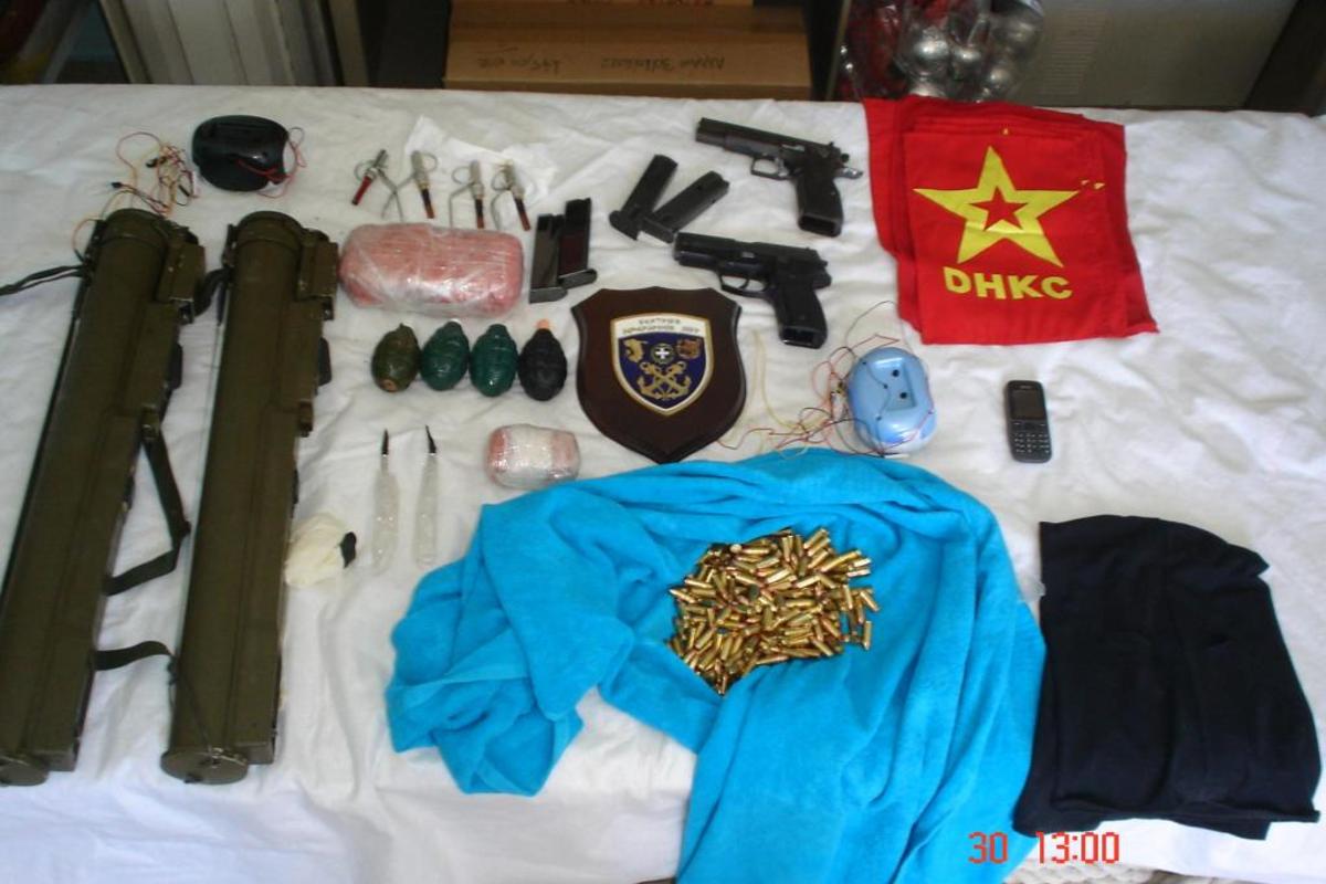 Ο οπλισμός που βρήκαν οι ελληνικές αρχές - ΦΩΤΟ ΕΛ.ΑΣ.
