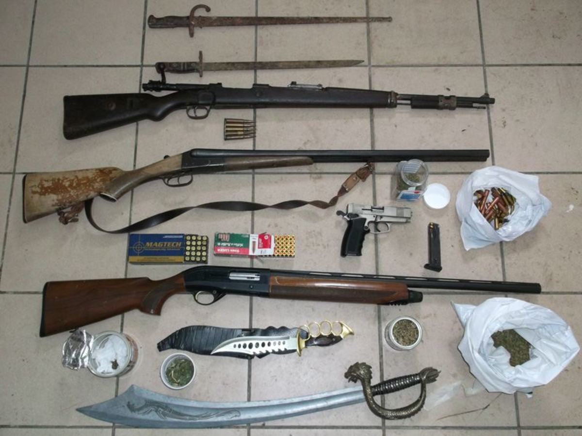 Χανιά: Η έρευνα έβγαλε “λαβράκι” – 6 συλλήψεις για ναρκωτικά και όπλα