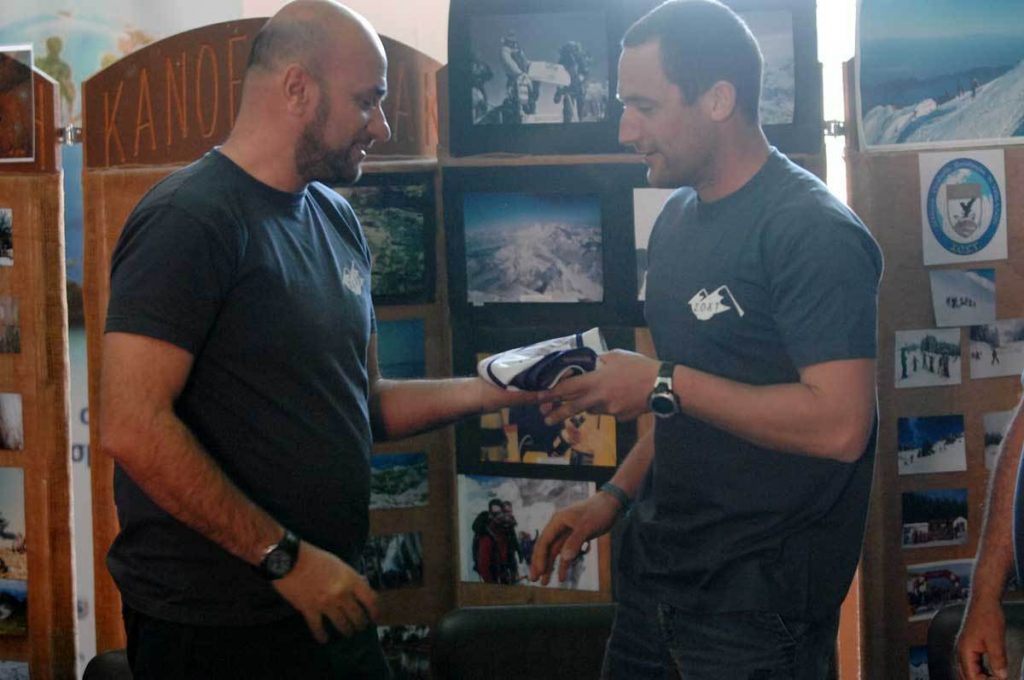 Τρίκαλα: Από “καραμπόλα” σώθηκε ορειβάτης που θα ταξίδευε στο Θιβέτ!