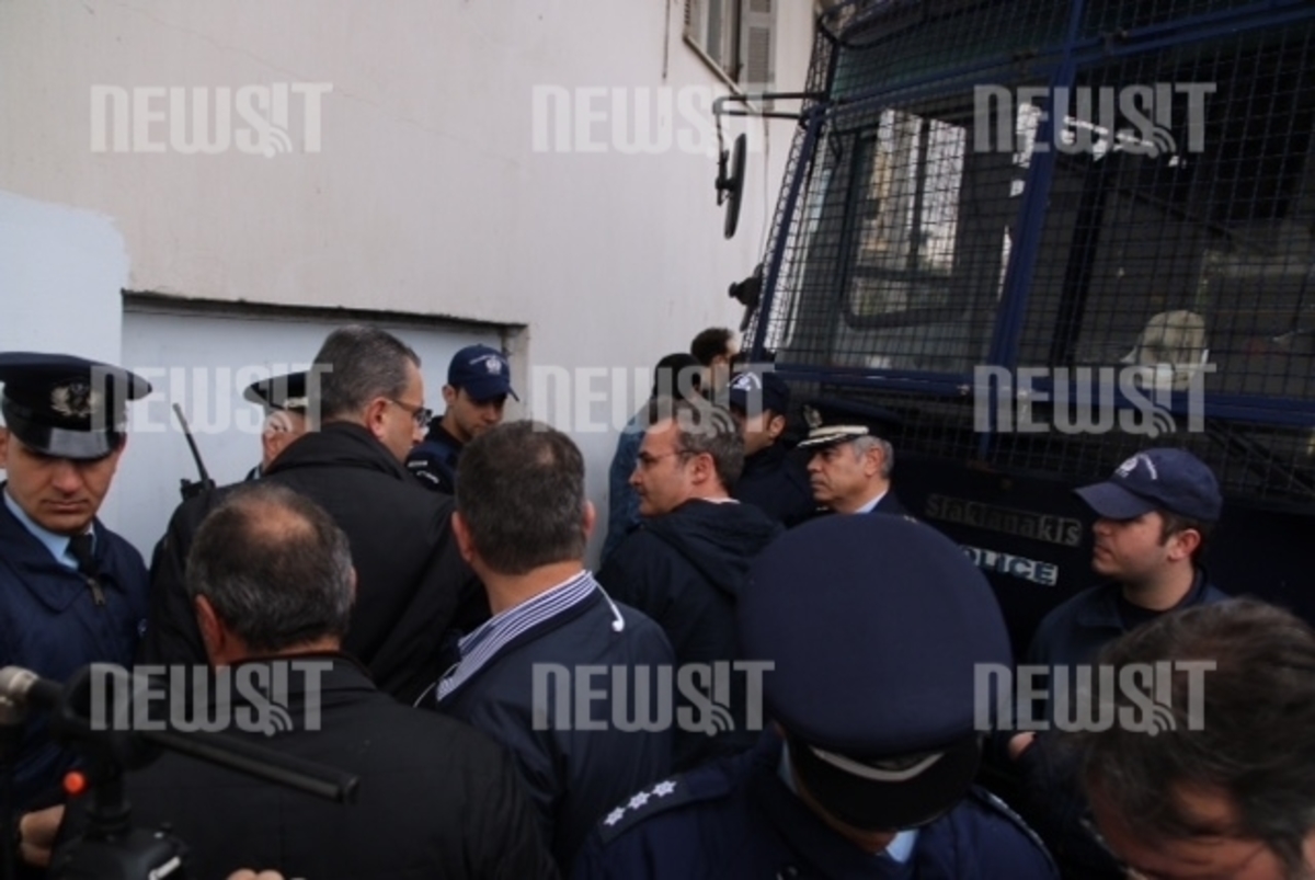 Δίκη Χρυσής Αυγής: Προπηλάκισαν τον Νίκο Ορφανό έξω από τον Κορυδαλλό