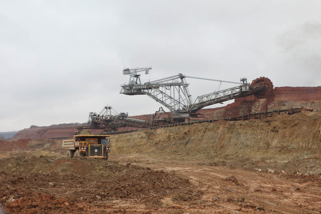 Η Κίνα κλείνει περισσότερα από 1.000 ορυχεία άνθρακα